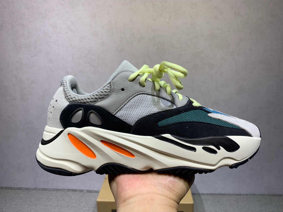 아디다스 이지부스트 700 남녀공용 신발 운동화 스니커즈