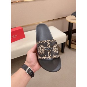 살바토레 페라가모 남자 슬리퍼