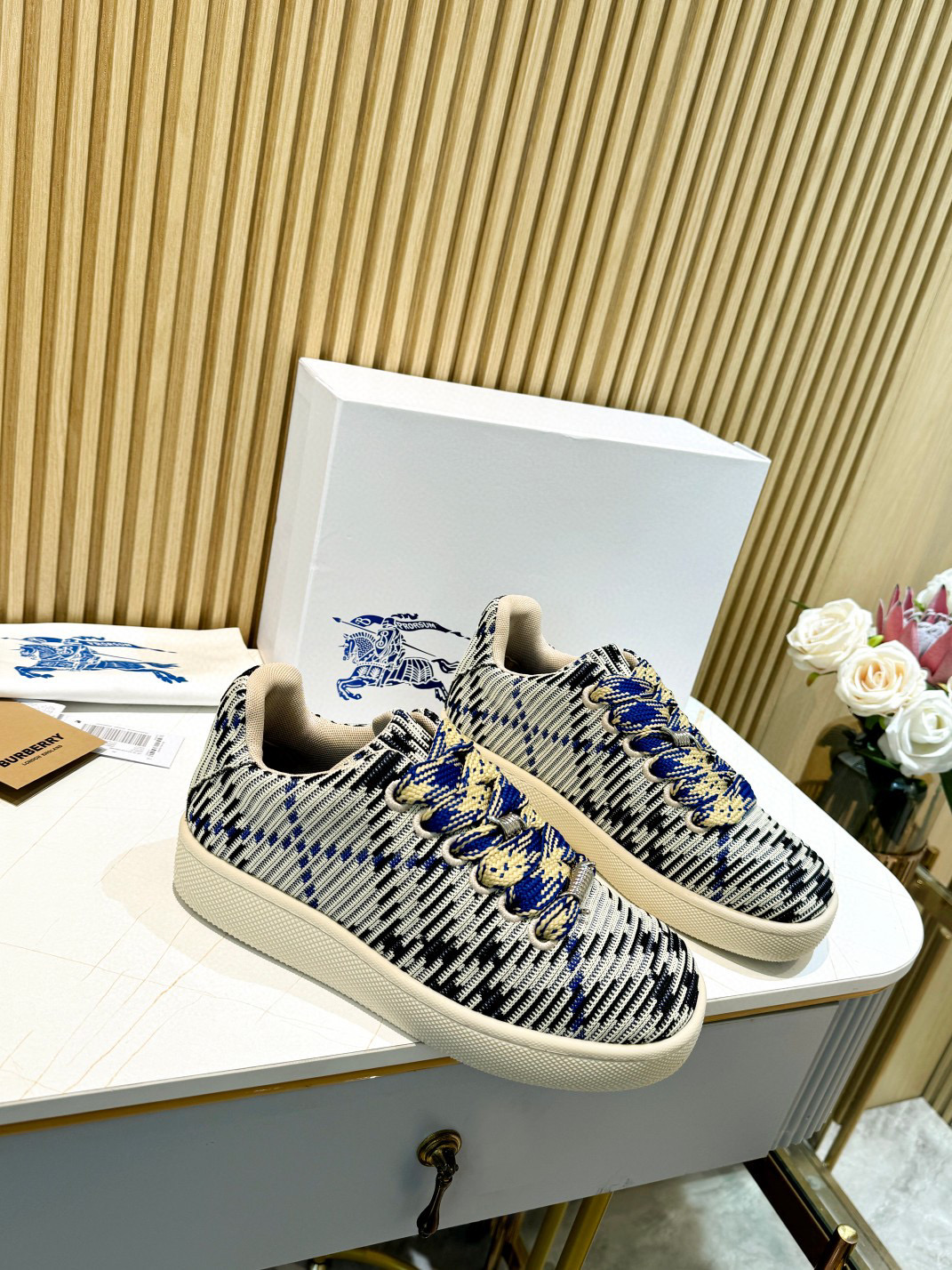버버리 남녀공용 신발 운동화