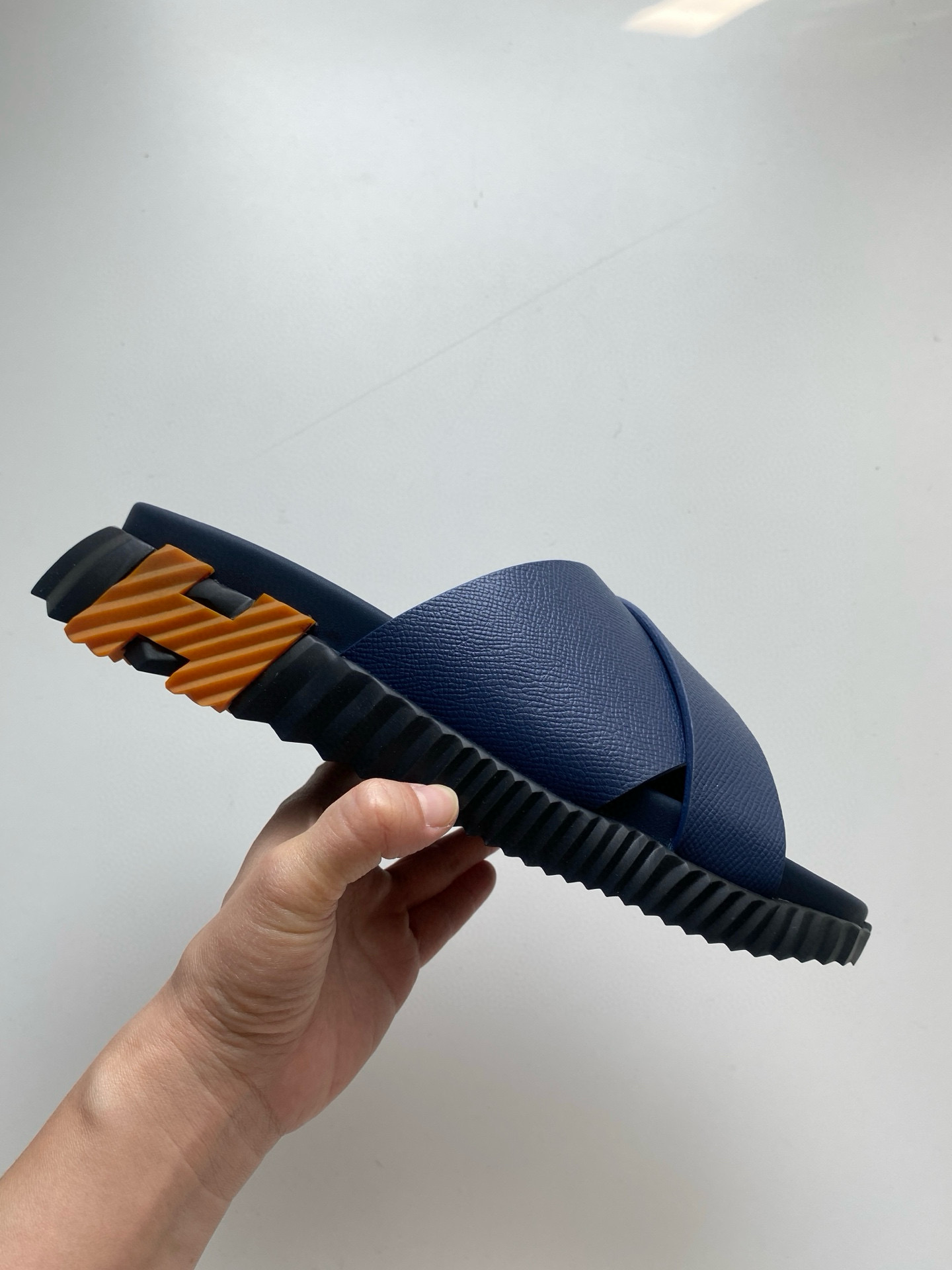 에르메스 남자 슬리퍼