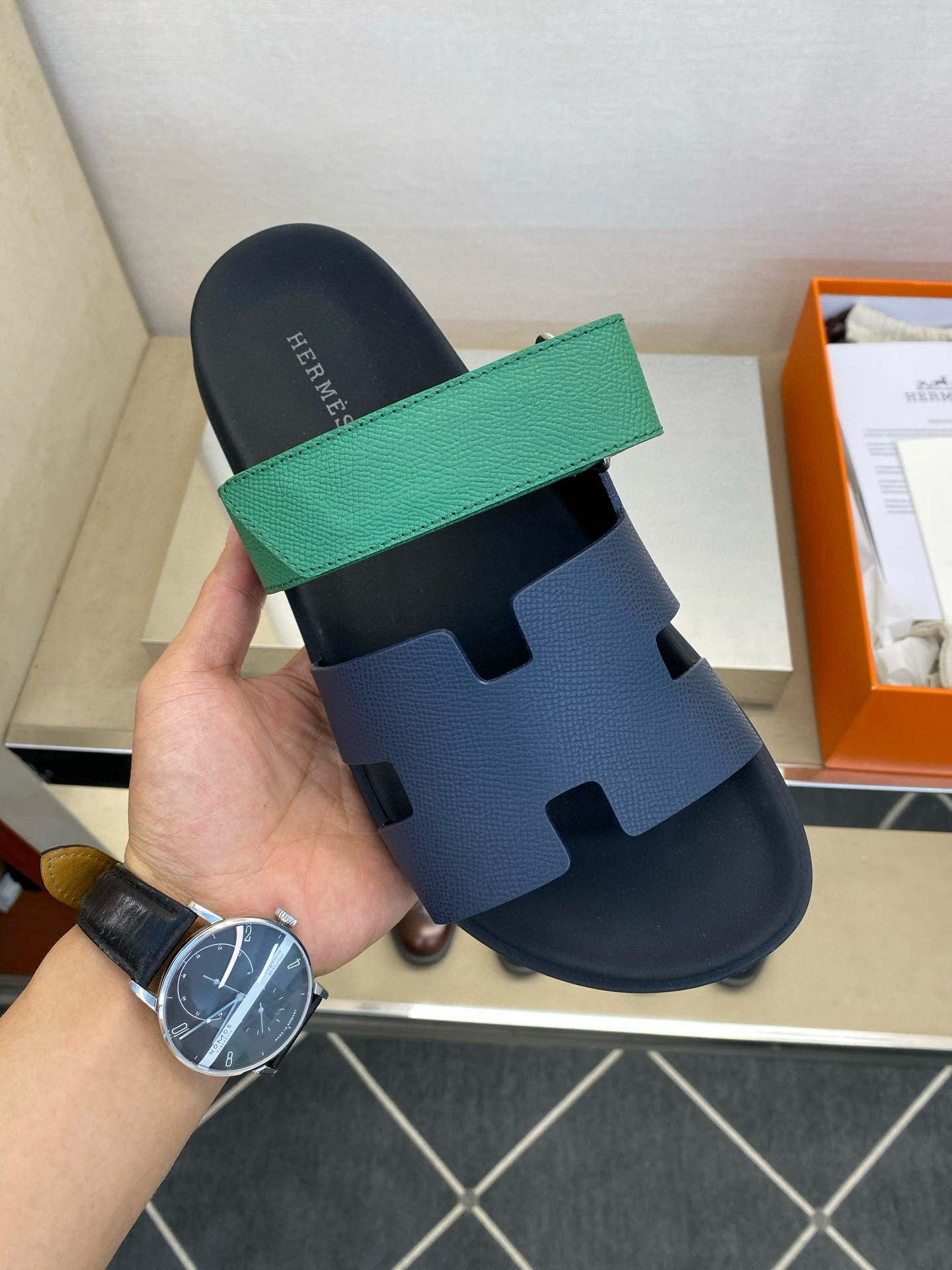 에르메스 남자 슬리퍼
