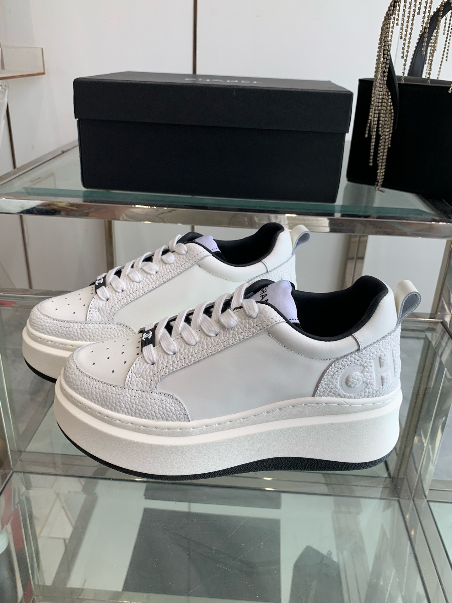 샤넬 4cm 여자 신발 운동화 스니커즈