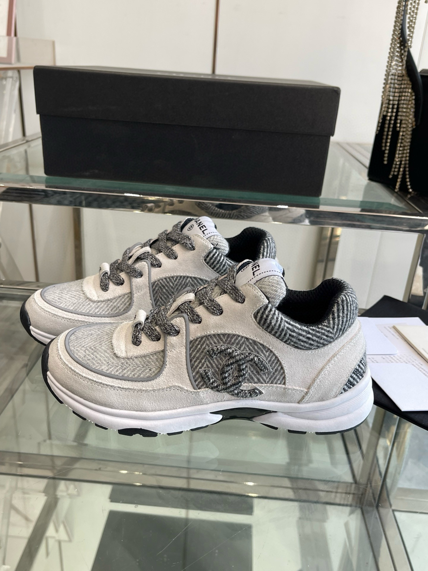 샤넬 남녀공용 신발 운동화 스니커즈