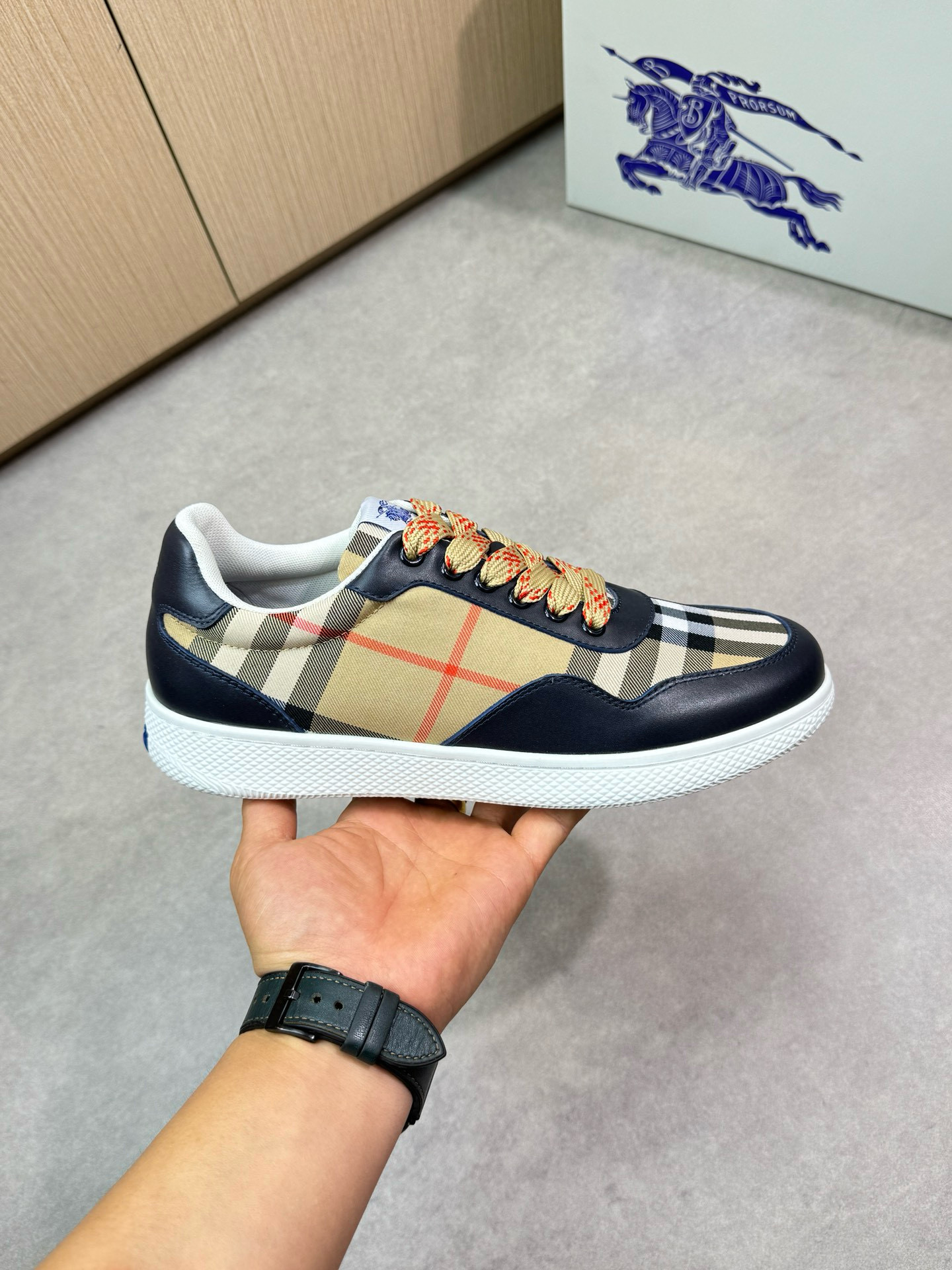 버버리 남자 신발 운동화 스니커즈