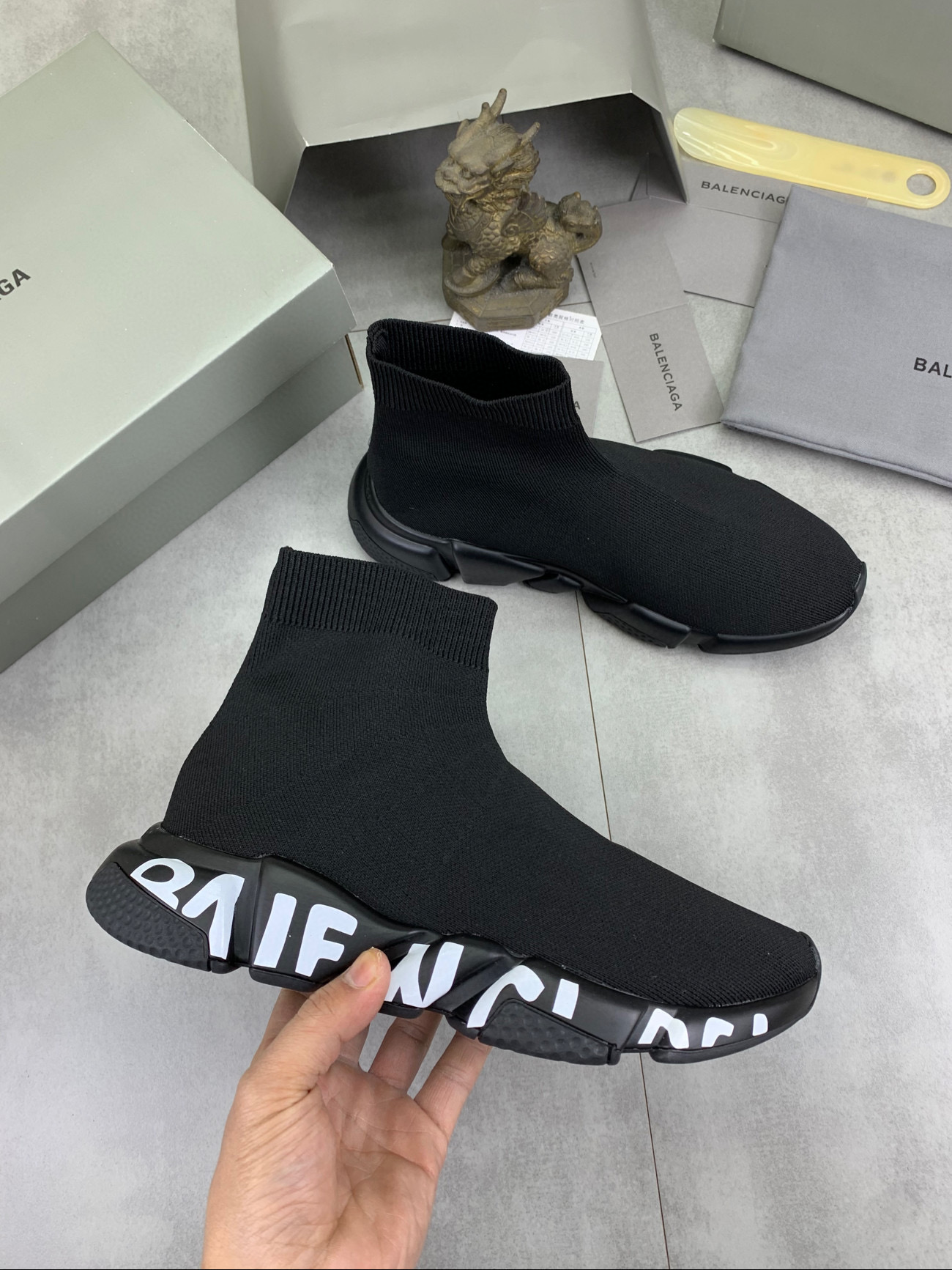 발렌시아가 스피드러너 남녀공용 신발 운동화