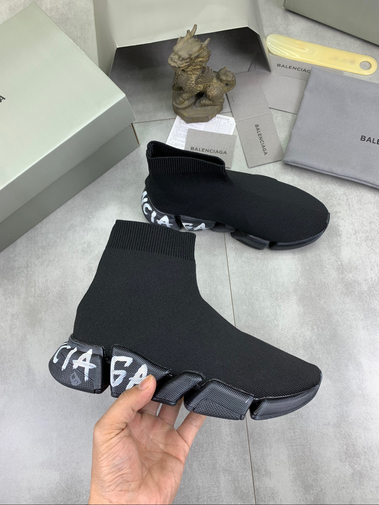 발렌시아가 스피드러너 남녀공용 신발 운동화