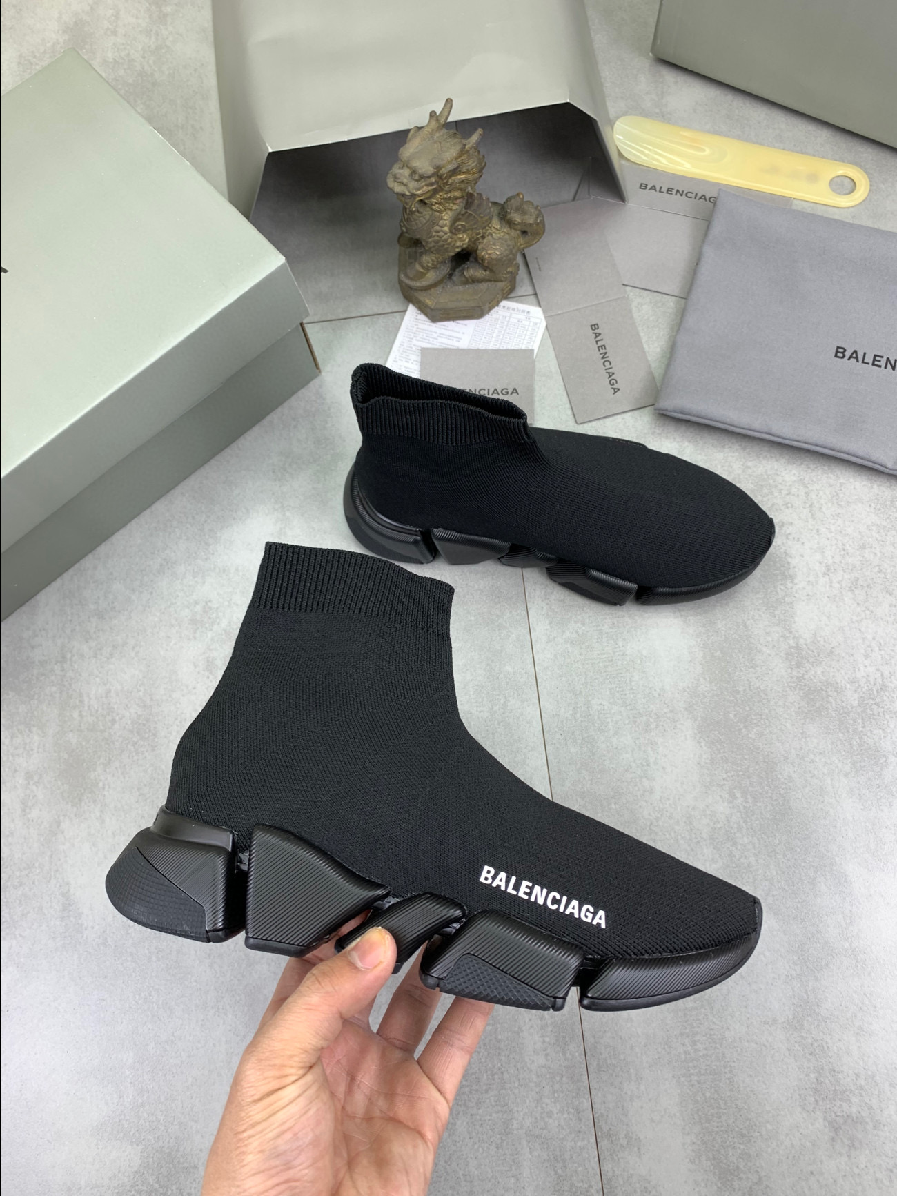 발렌시아가 스피드러너 남녀공용 신발 운동화