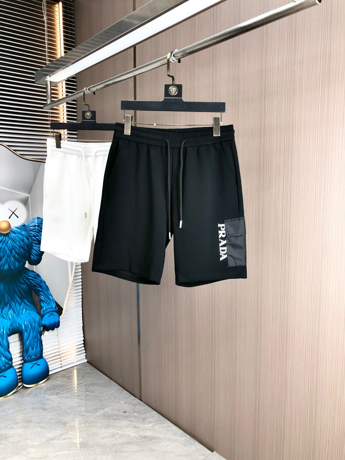 프라다 남자 반바지