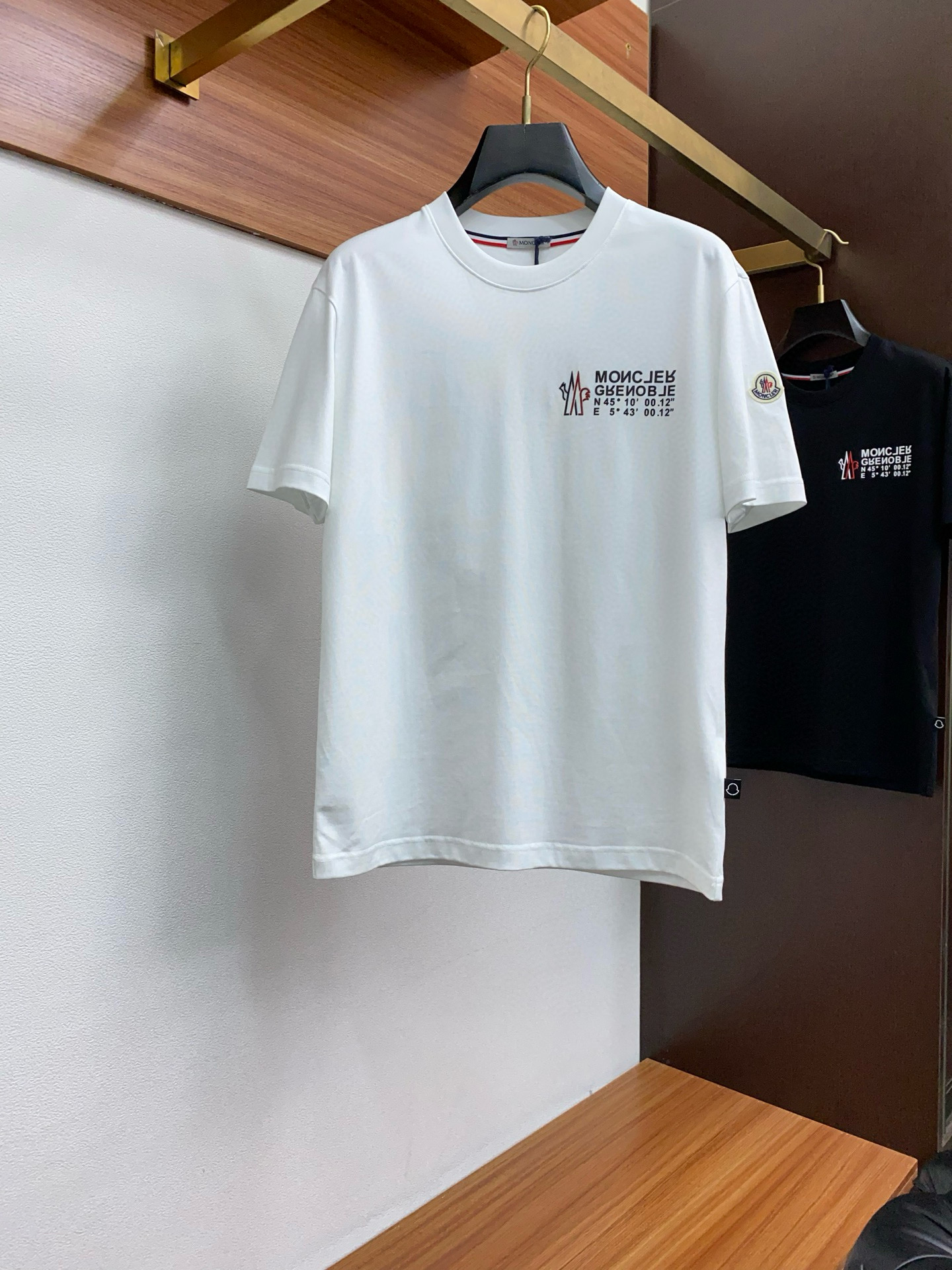 몽*** 남자 반팔티