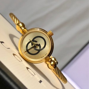 구찌 여자 시계