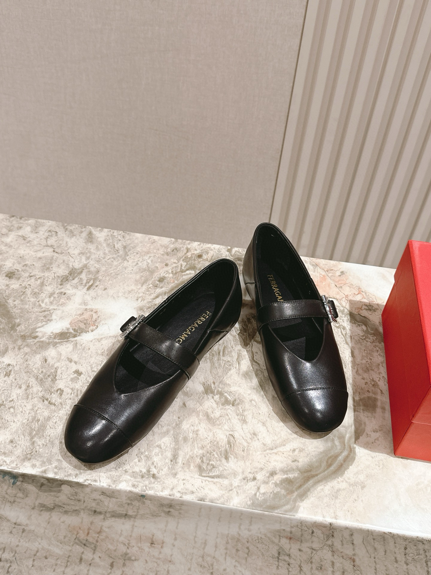 페라가모 여자 신발 구두