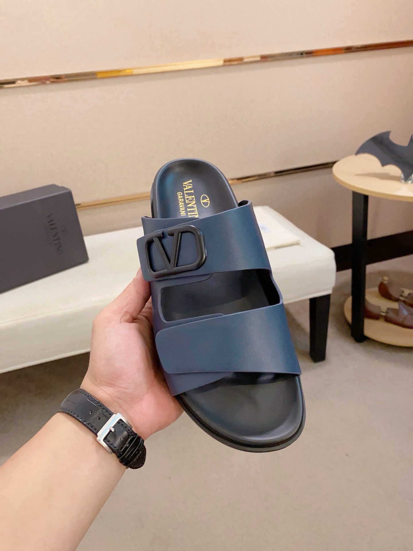 발렌티노 남녀공용 슬리퍼