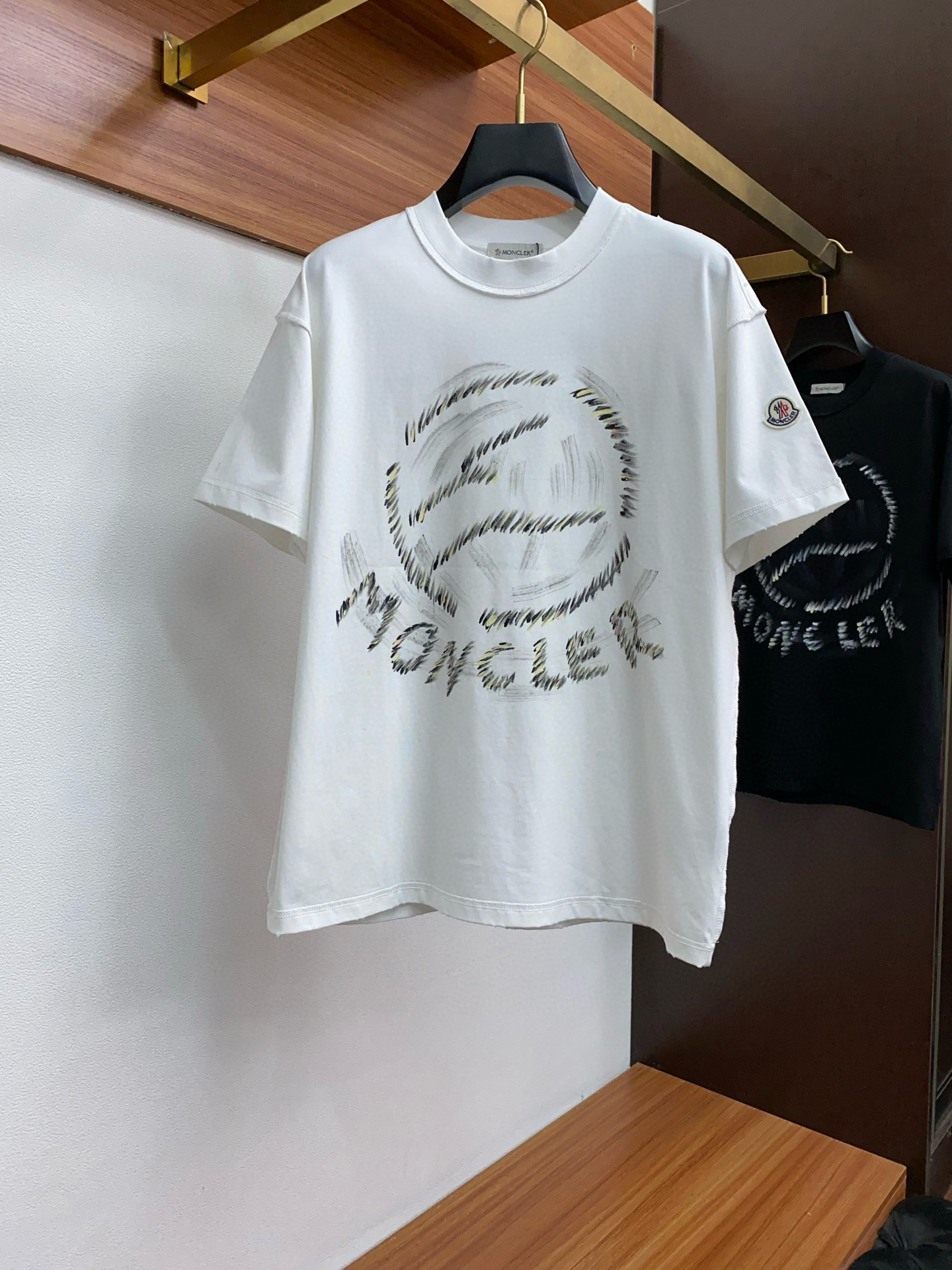 몽*** 남자 반팔티