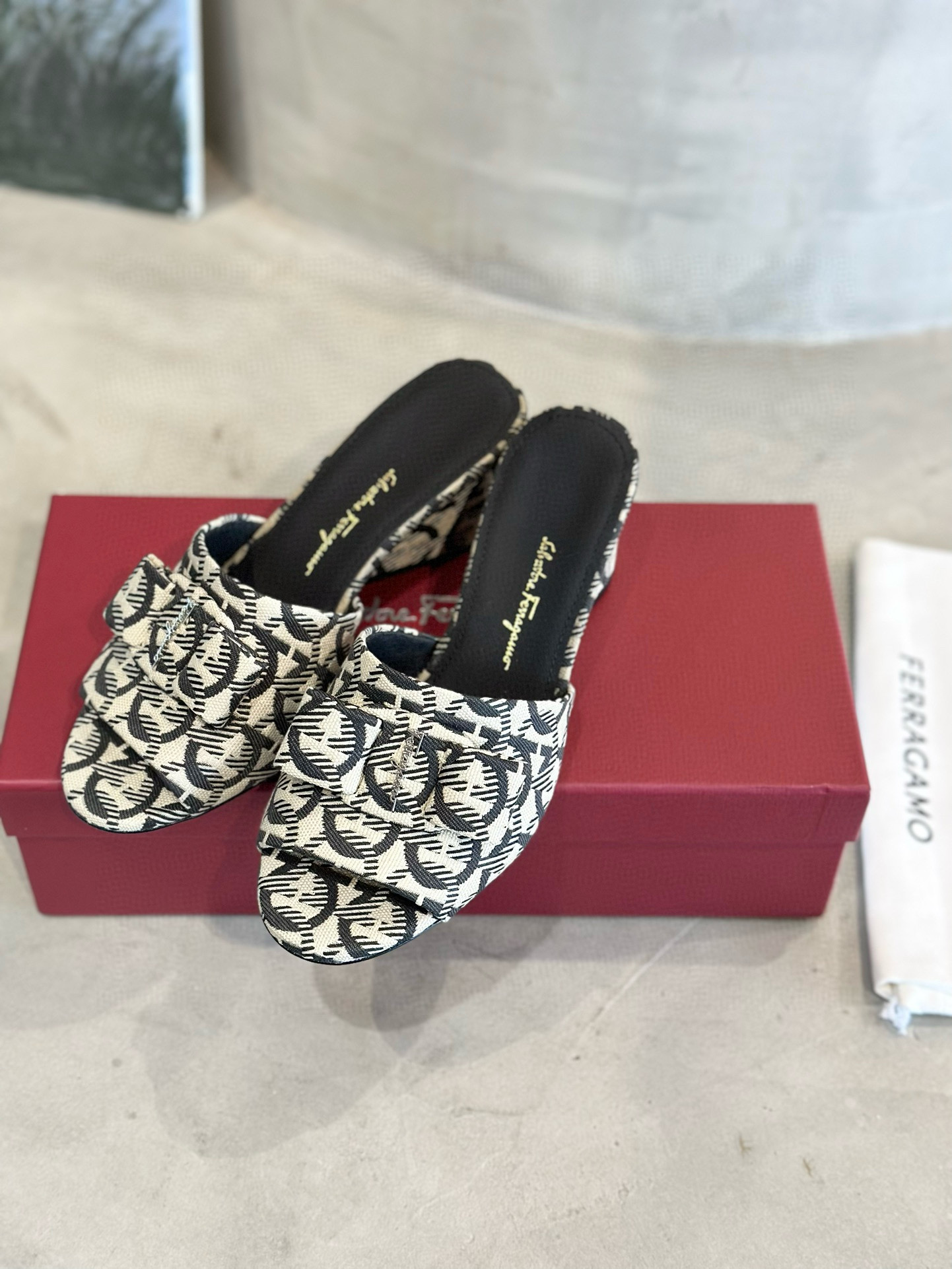 페라가모 5cm 여자 슬리퍼