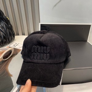 미우미우 모자