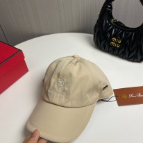 로로피아나 모자