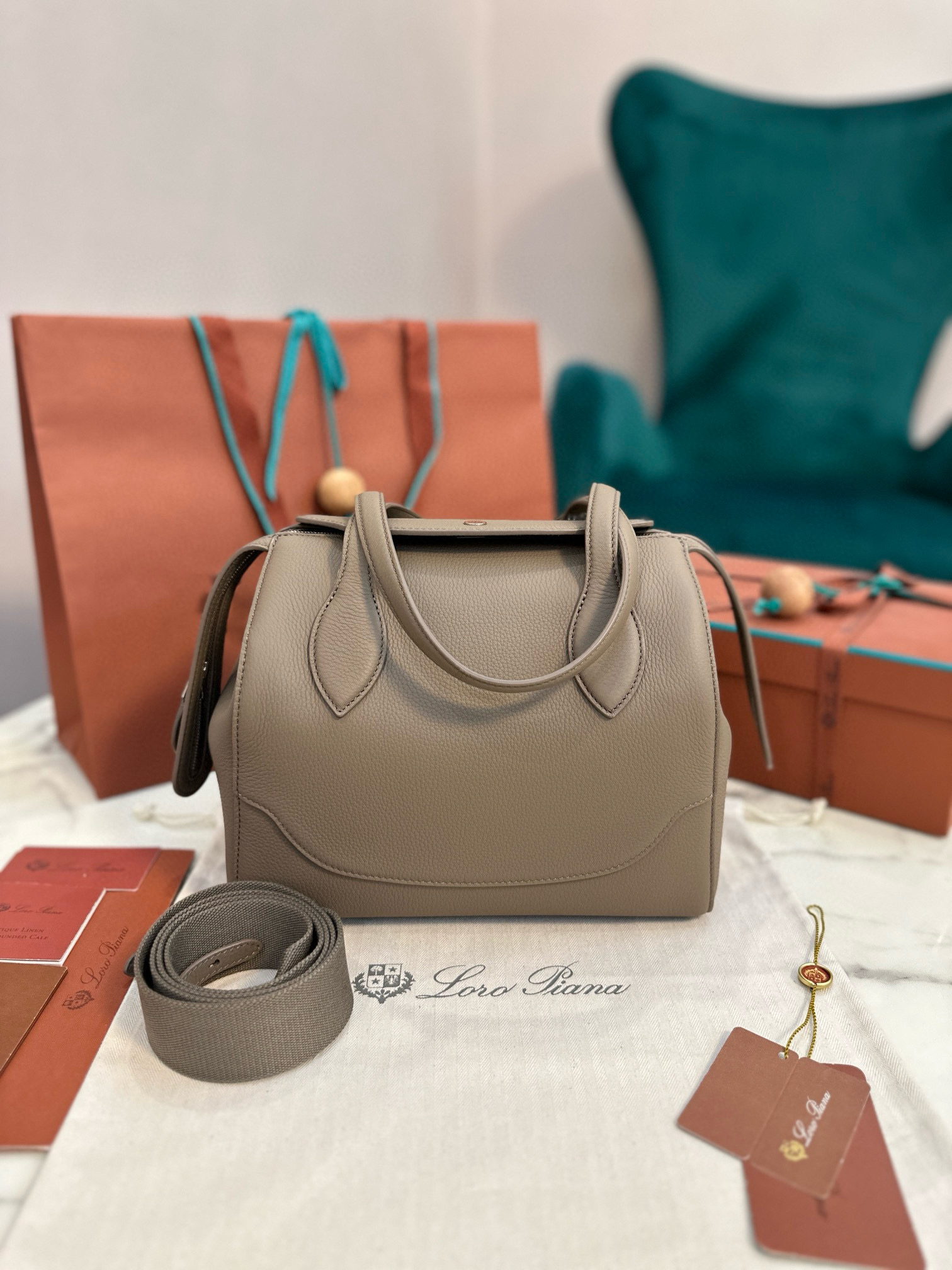 로로피아나 여자가방