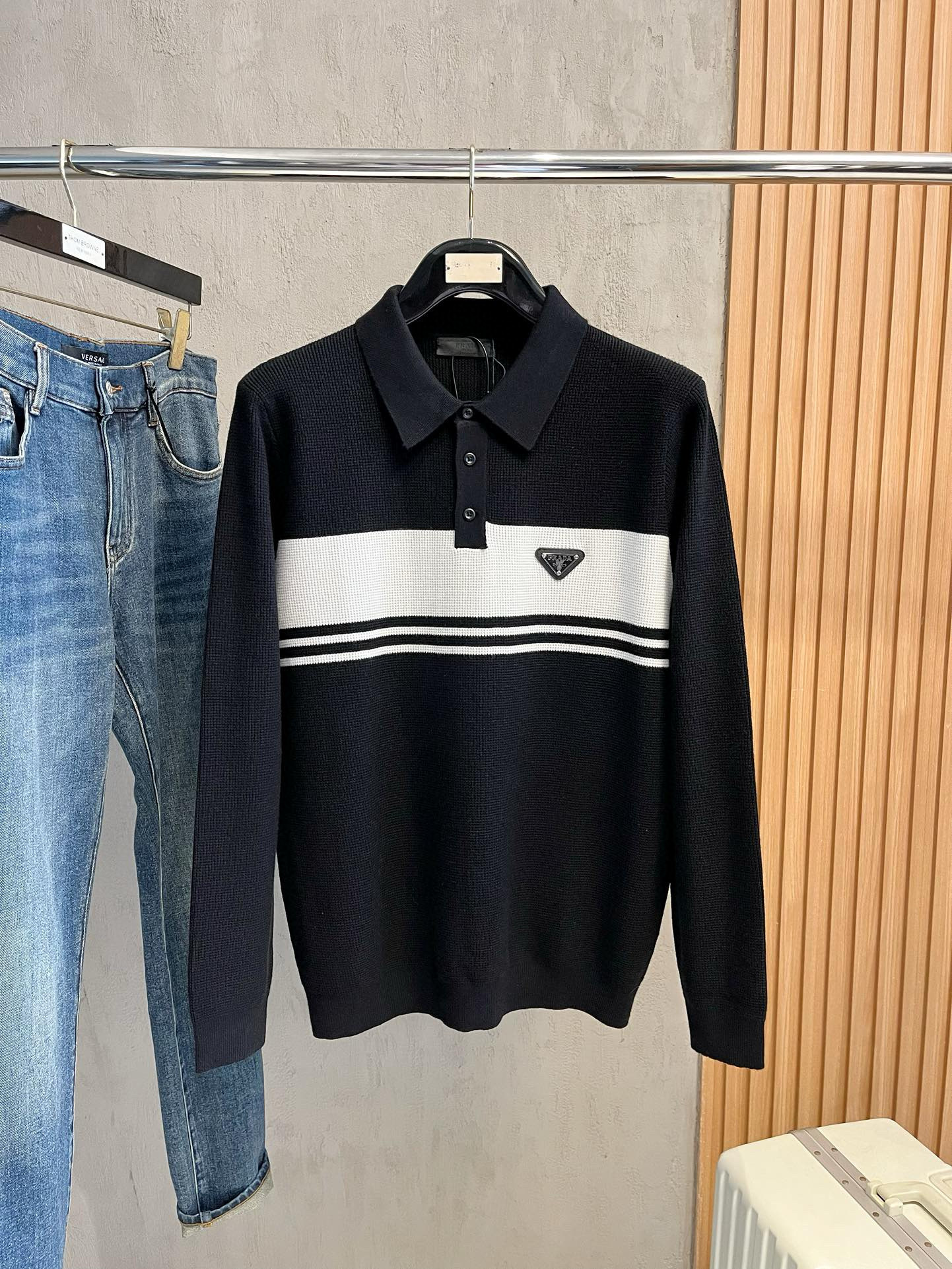 프라다 남자 니트