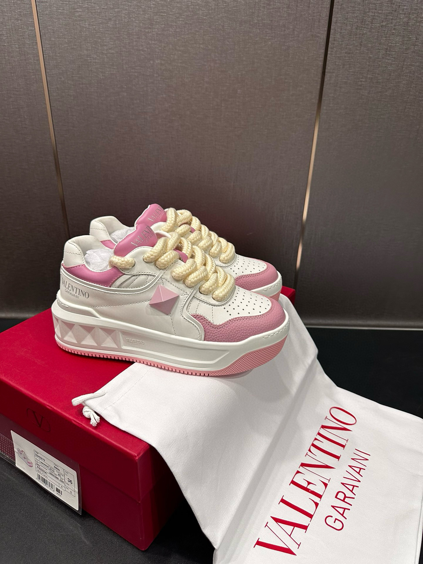 발렌티노 남녀공용 신발 운동화 스니커즈