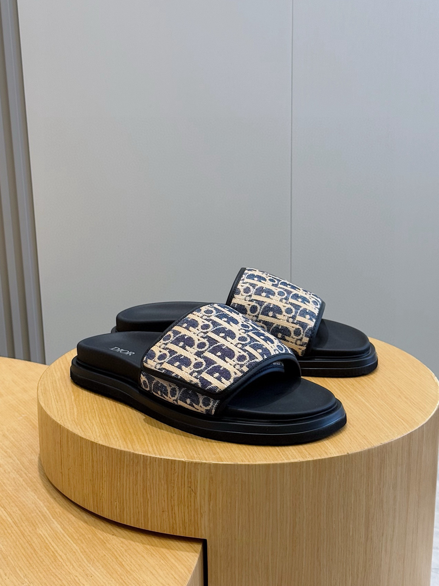 디올 남자 슬리퍼