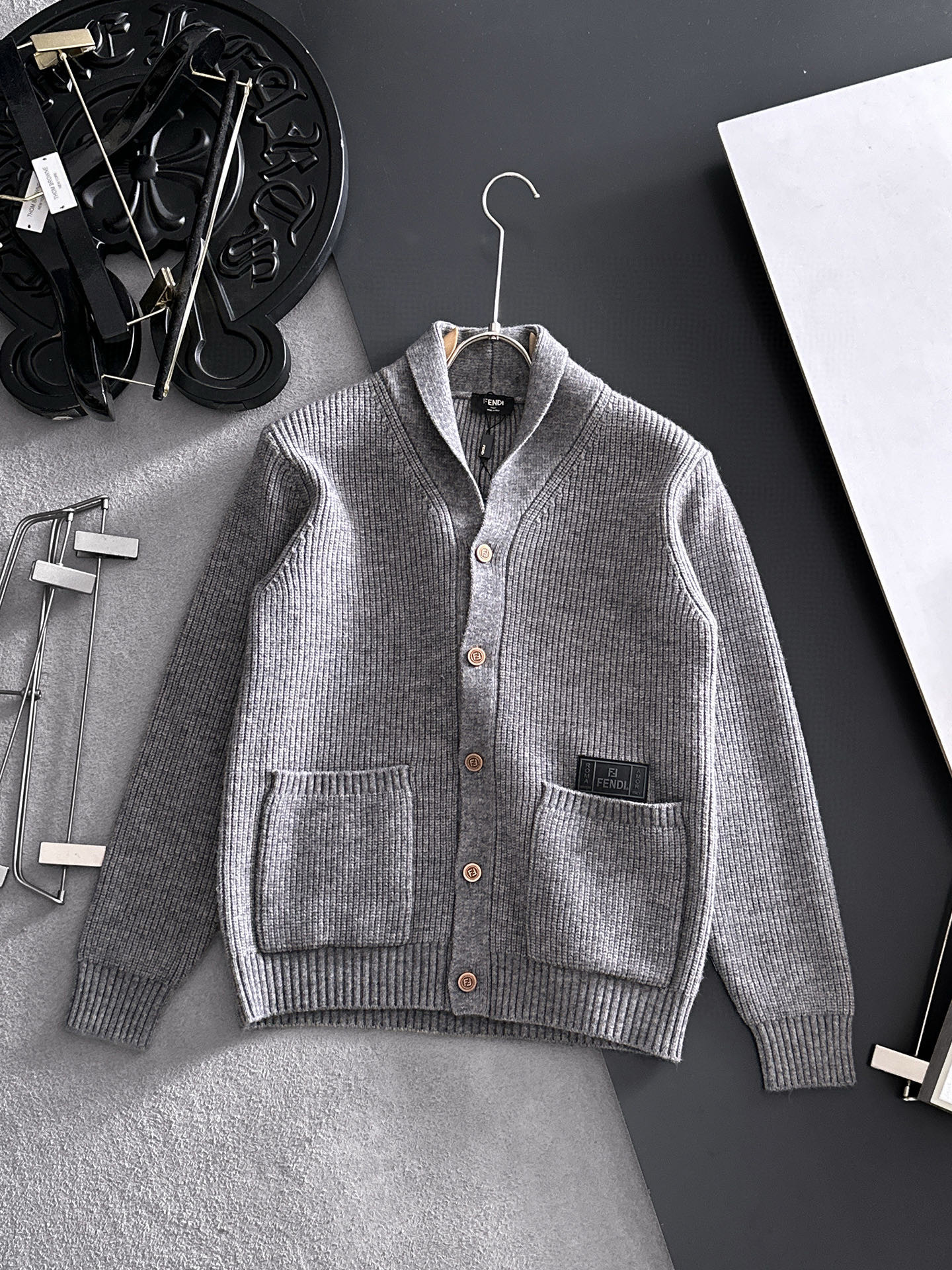 펜디 남자 가디건