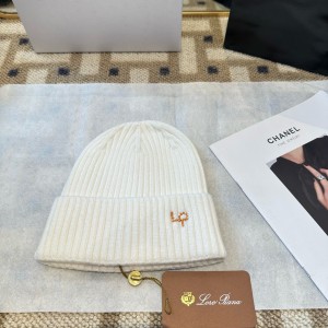 로로피아나 겨울 모자