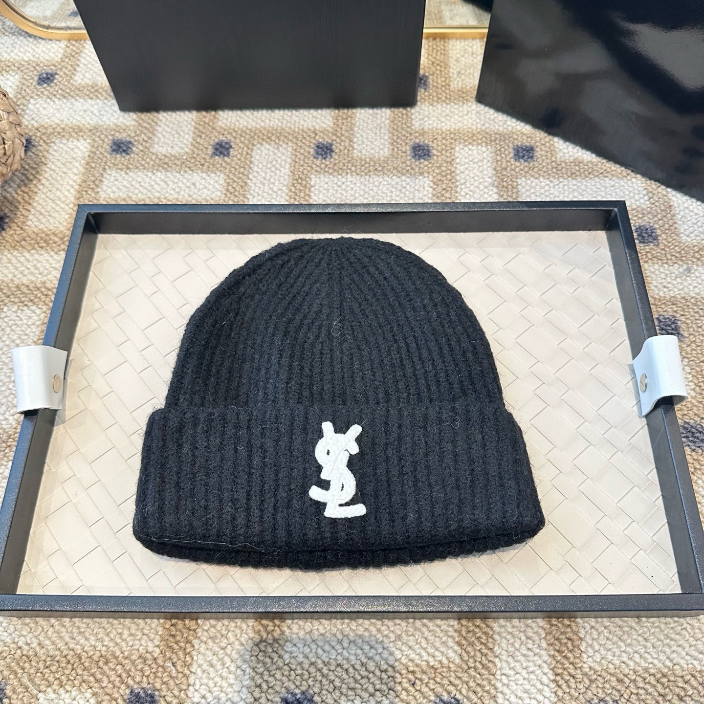 생로랑 겨울 모자