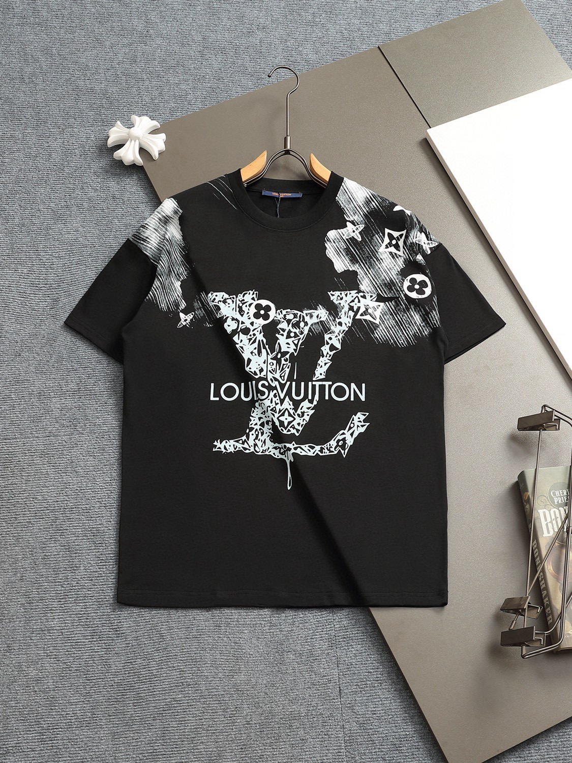 루이비통 남자 반팔티