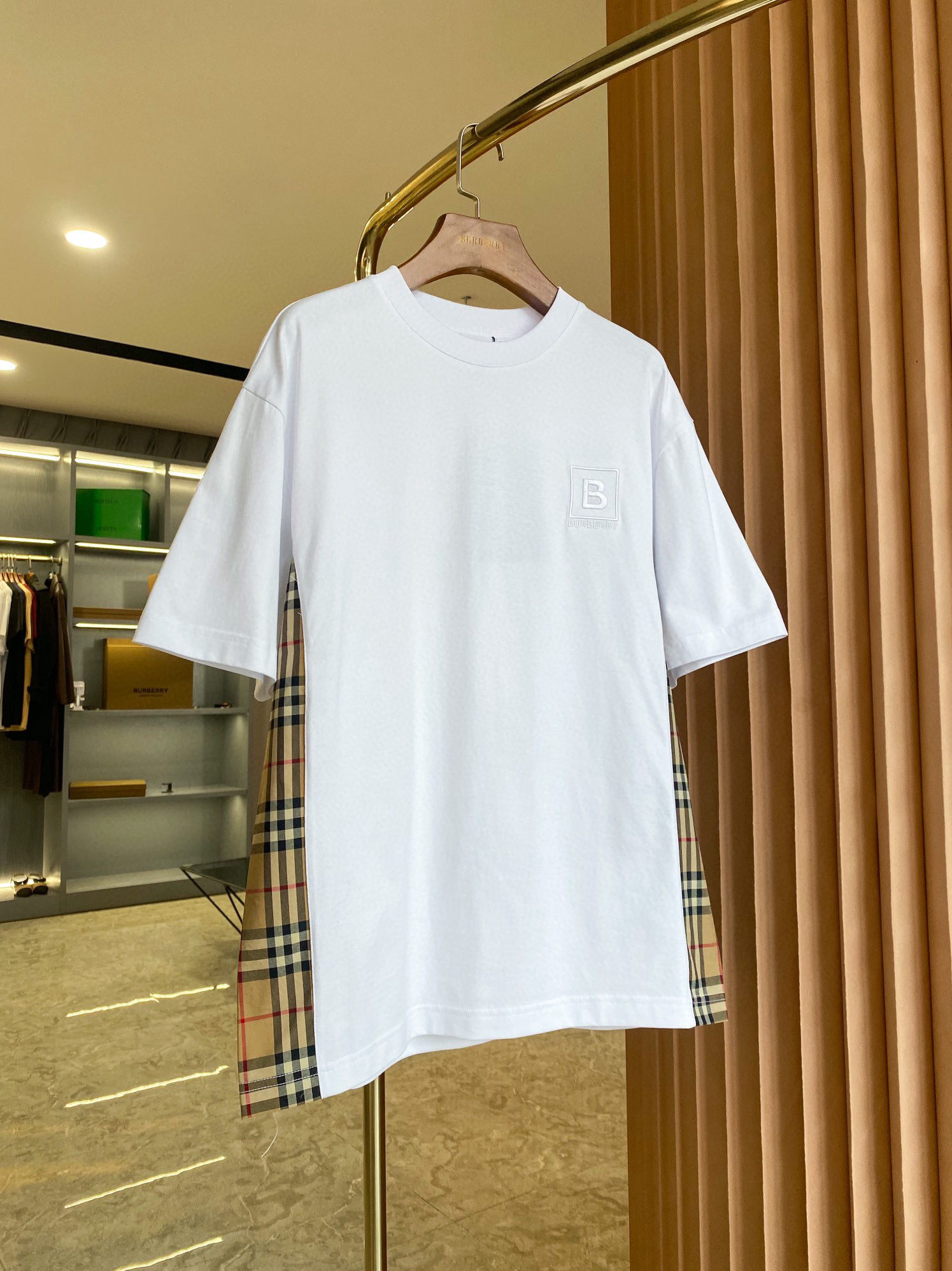 버버리 남자 반팔티